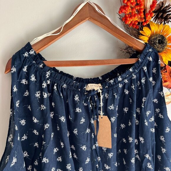 Blu Pepper Plus Smocked Cold Shoulder Top 2XL Navy White Floral - Picture 2 of 8